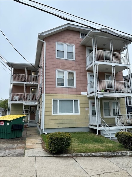 331 Ward St Unit 1R, Woonsocket, RI 02895