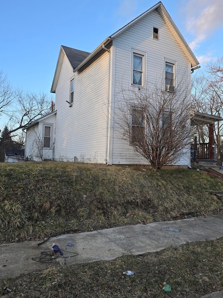 1218 W Clark St, Springfield, OH 45506