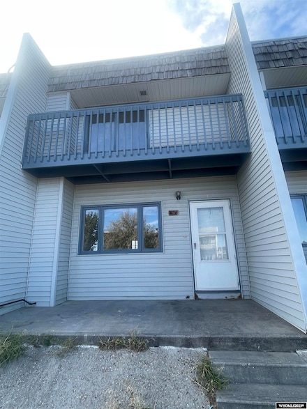 826 Badger Ln, Mills, WY 82644