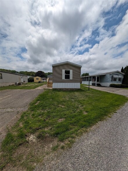 5149 Henderson Rd Unit 80, Erie, PA 16509