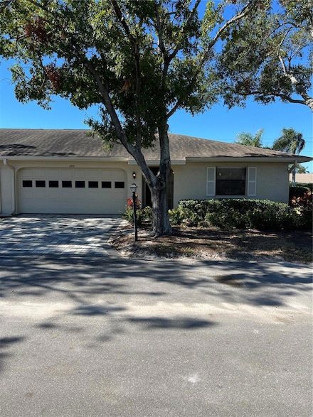 2513 Lancaster Dr, Sun City Center, FL 33573