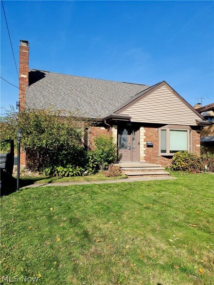 2569 Graham Ave, Akron, OH 44312