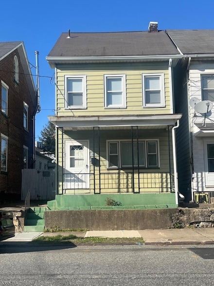 105 Chambers St, Phillipsburg, NJ 08865