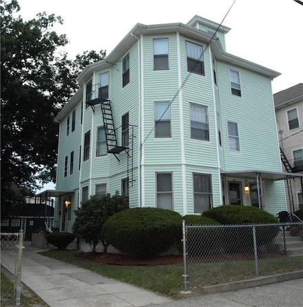 401 West Ave, Pawtucket, RI 02860