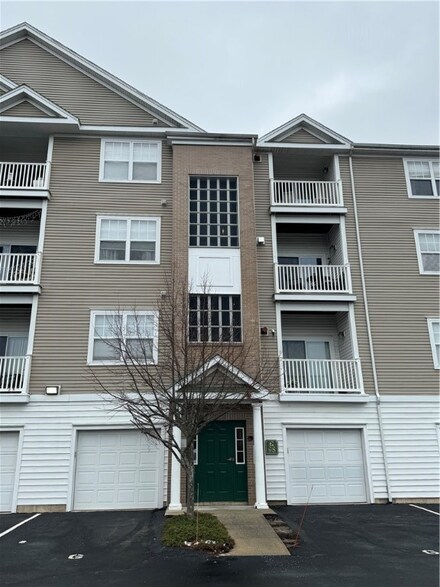 98 Mill St Unit 202, Woonsocket, RI 02895