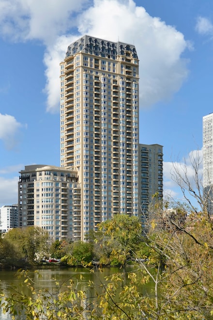 2550 N Lakeview Ave Unit S2005, Chicago, IL 60614
