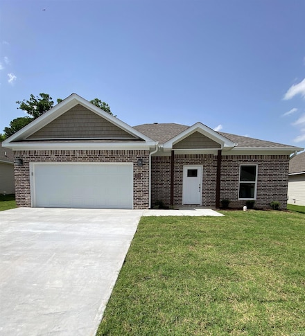 3512 Village Walk Dr, Bryant, AR 72022