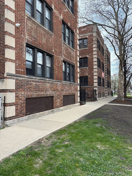 76 E 68th St Unit 1, Chicago, IL 60637