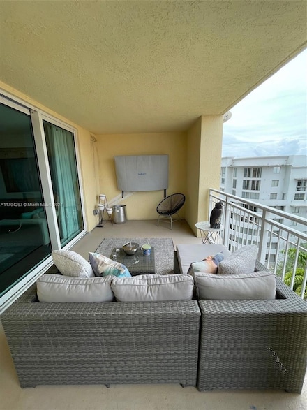 7350 SW 89th St Unit 817S, Miami, FL 33156