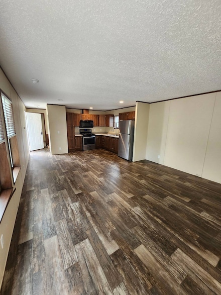 402 Dorset Ln, Almont, MI 48003