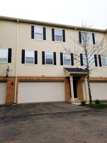 255 Evergreen Cir Unit 255, Gilberts, IL 60136