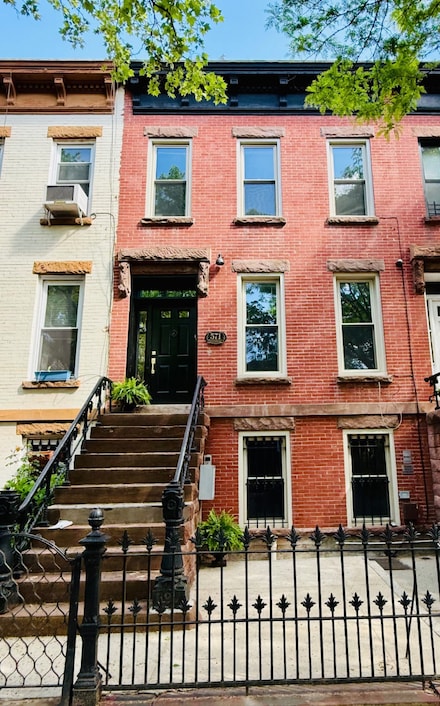 571 Macdonough St Unit 2, Brooklyn, NY 11233