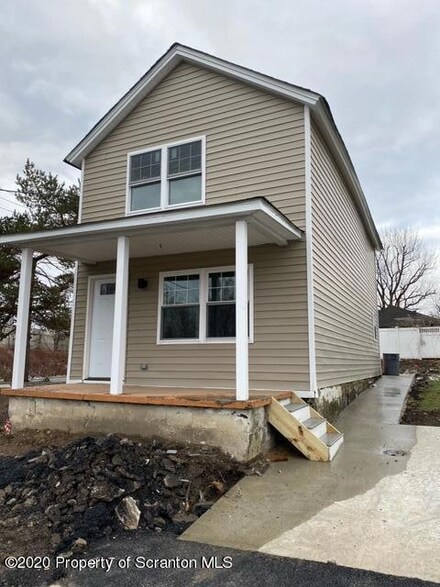 103 Bellman St, Throop, PA 18512