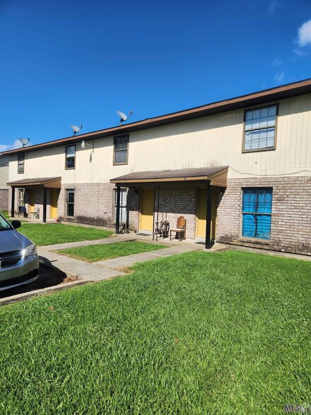 1735 Mast Dr, Baton Rouge, LA 70820