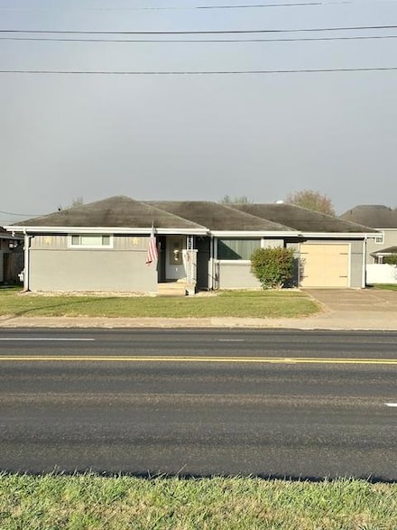 1205 Wheeling Ave, Glen Dale, WV 26038