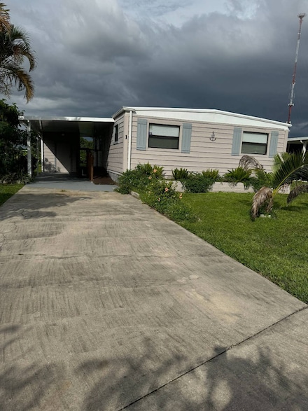 1 Parrot Place, North Fort Myers, FL 33917
