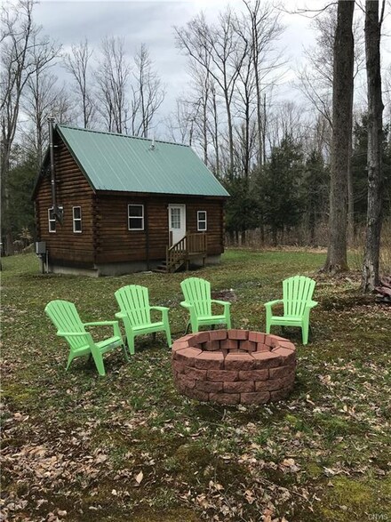 458 Hong Kong Rd, Pulaski, NY 13142