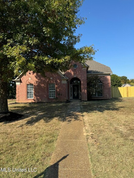 12788 Fox Run Dr, Olive Branch, MS 38654