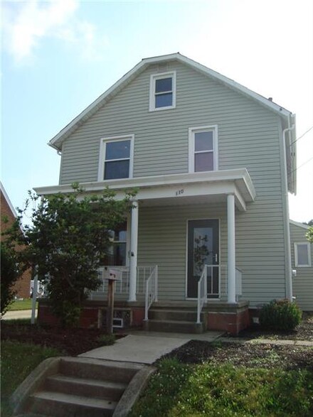 110 N Pittsburgh St, Zelienople, PA 16063