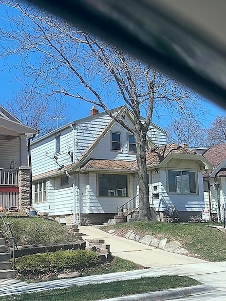 2215 S 90th St, Milwaukee, WI 53227