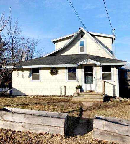 389 Wakefield Rd, West Newfield, ME 04095