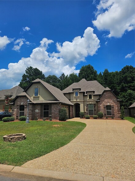 516 Dogwood Ln S, Haughton, LA 71037