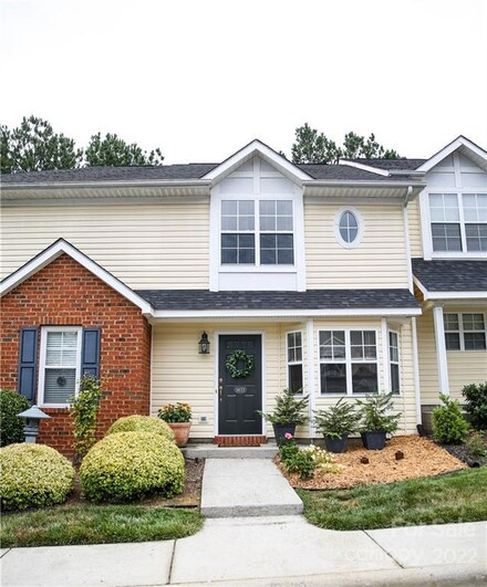 3677 Melrose Cottage Dr, Matthews, NC 28105