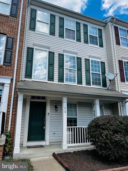 213 Hamilton Ct, Stephens City, VA 22655