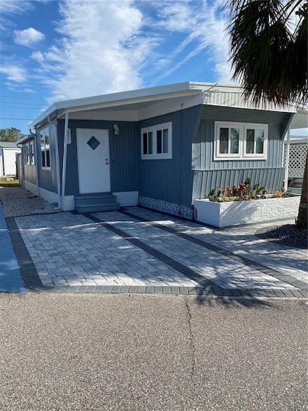 6517 Arizona St, Bradenton, FL 34207