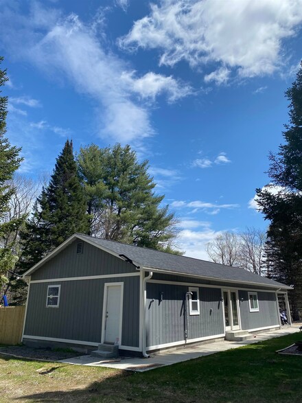 4 Whitney Rd, Antrim, NH 03440