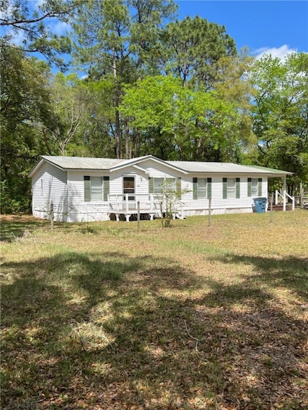 36 Fred Ave, Waynesville, GA 31566