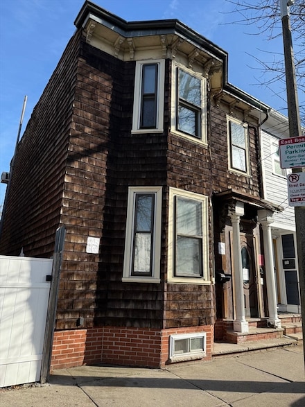 140 Putnam St, Boston, MA 02128