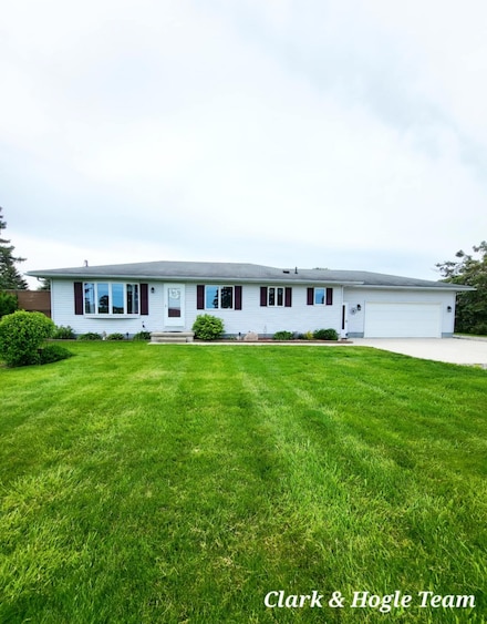 11891 W Price Rd, Westphalia, MI 48894