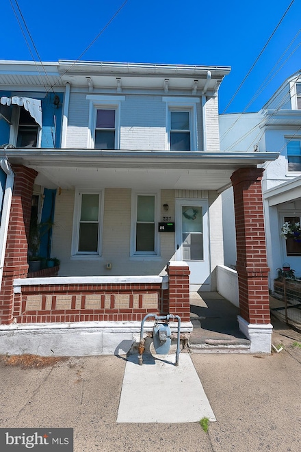 509 Pond St, Bristol, PA 19007