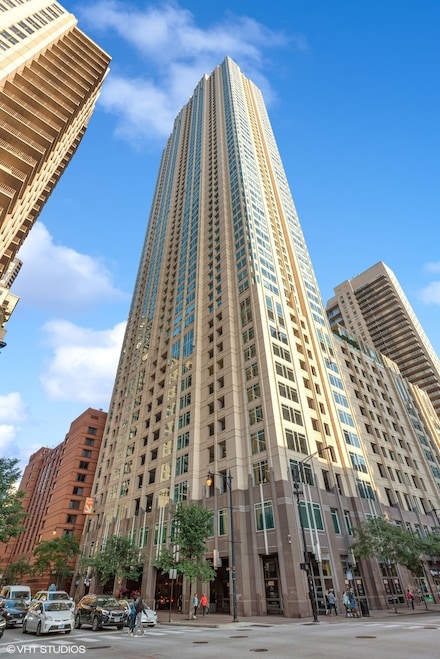 33 W Ontario St Unit PHC, Chicago, IL 60654