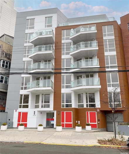 4223 Parsons Blvd Unit 1E, Flushing, NY 11355
