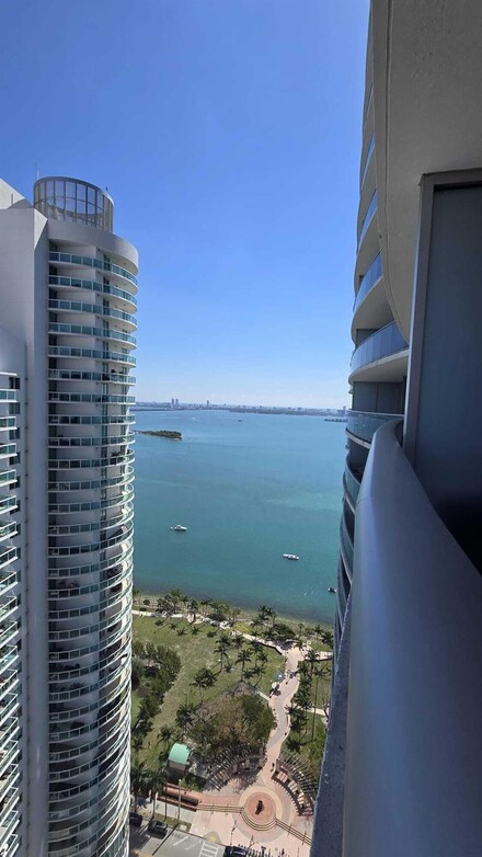488 NE 18th St Unit 3305, Miami, FL 33132