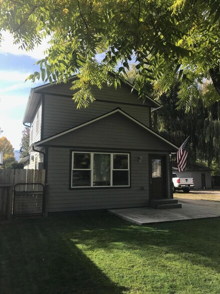 1003 S East St, Corvallis, MT 59828