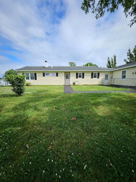 200 Davis Rd, Bangor, ME 04401