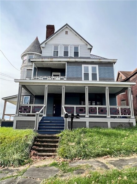 25 Ben Lomond St, Uniontown, PA 15401