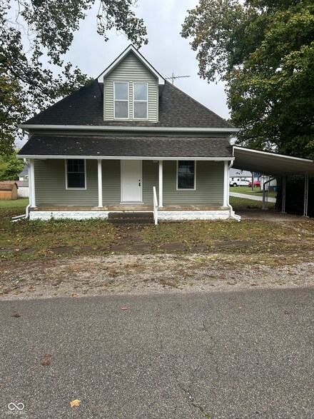 411 E 2nd St, Russellville, IN 46175