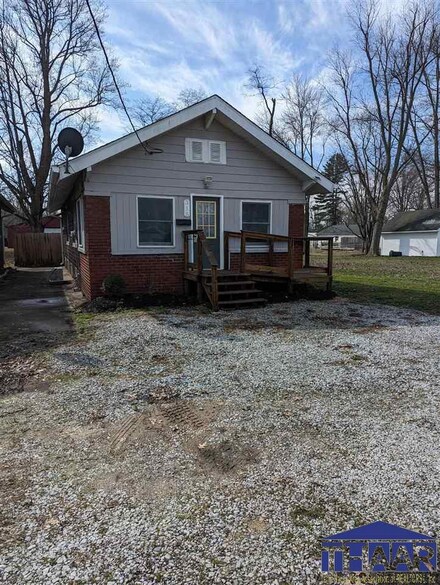 315 E Harris St, Sullivan, IN 47882