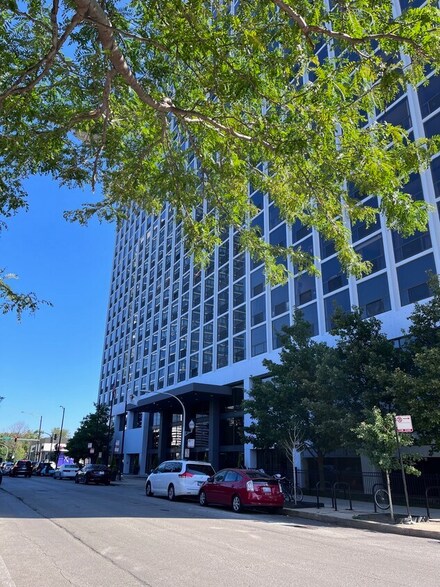 4343 N Clarendon Ave Unit 1701, Chicago, IL 60613