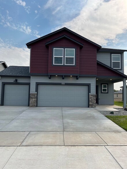 8407 W Red Ave, Cheney, WA 99004