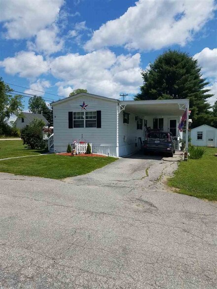 117 Pleasant St Unit 1, Chichester, NH 03258