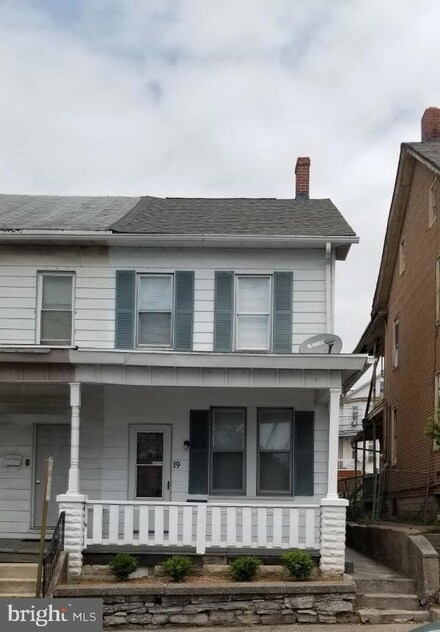 19 S 4th St, Steelton, PA 17113