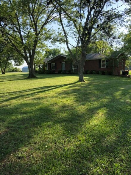 2830 Lylewood Rd, Woodlawn, TN 37191
