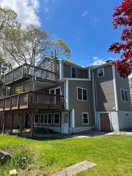 1355 Newhall St, Fall River, MA 02721