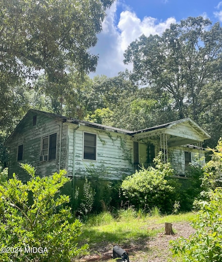 205 Solomon St, Forsyth, GA 31029