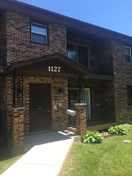 1127 Flammang Dr Unit 4, Waterloo, IA 50702